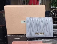 MiuMiu ·褶皺暗釦短夾；Size11cm