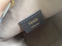 Fendi·Mini抽繩水桶包/手挽包Size:18*12*10cm