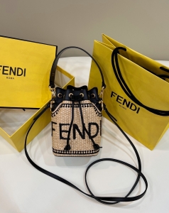 Fendi·拉菲草編織小水桶Size:12*10*19cm