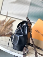 LV·Montsouris號雙肩包Size:28*30*18cm